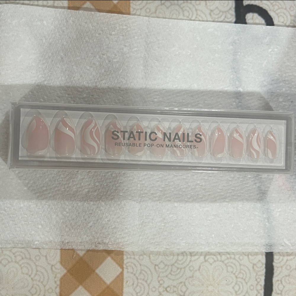 Static Nails Reusable Pop-On Manicure. 24 Nail, File, Buffer, Glue. Brand New.